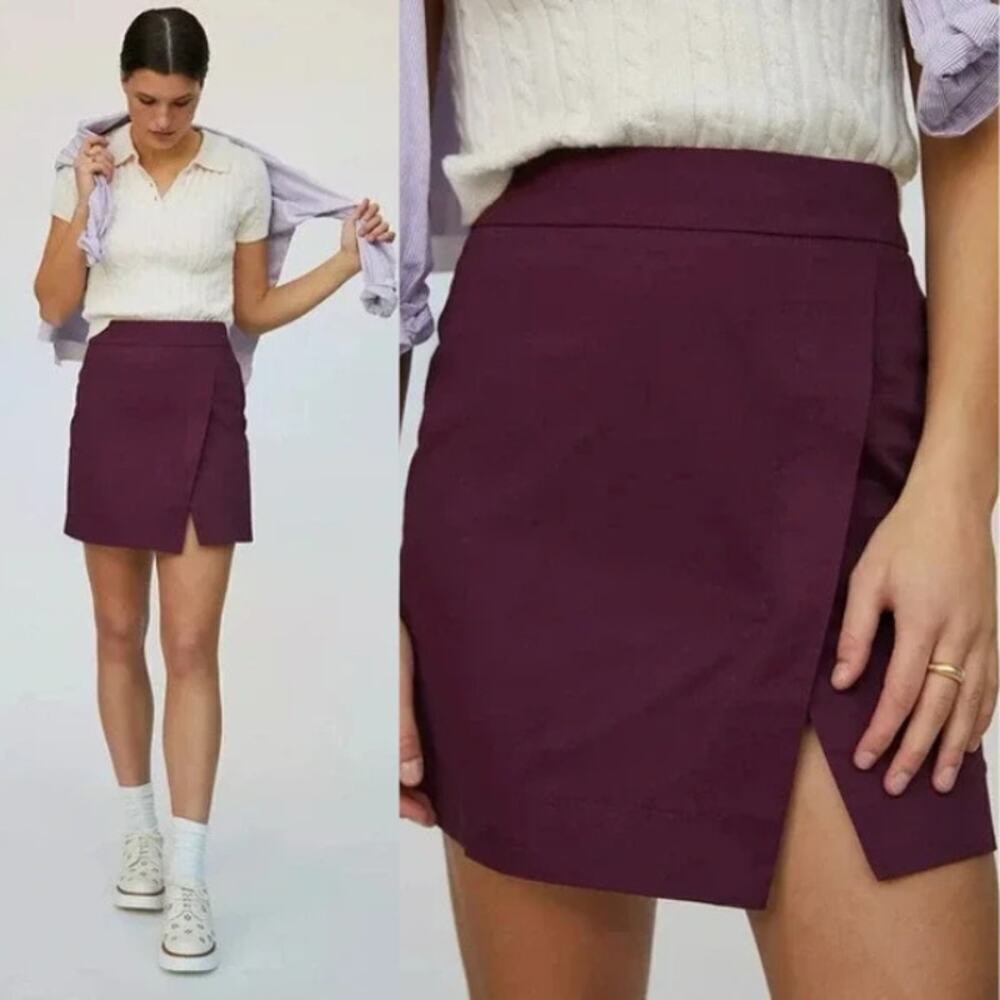 Porridge by Anthropologie Overlap Structured Mini Skirt in Raspberry‎